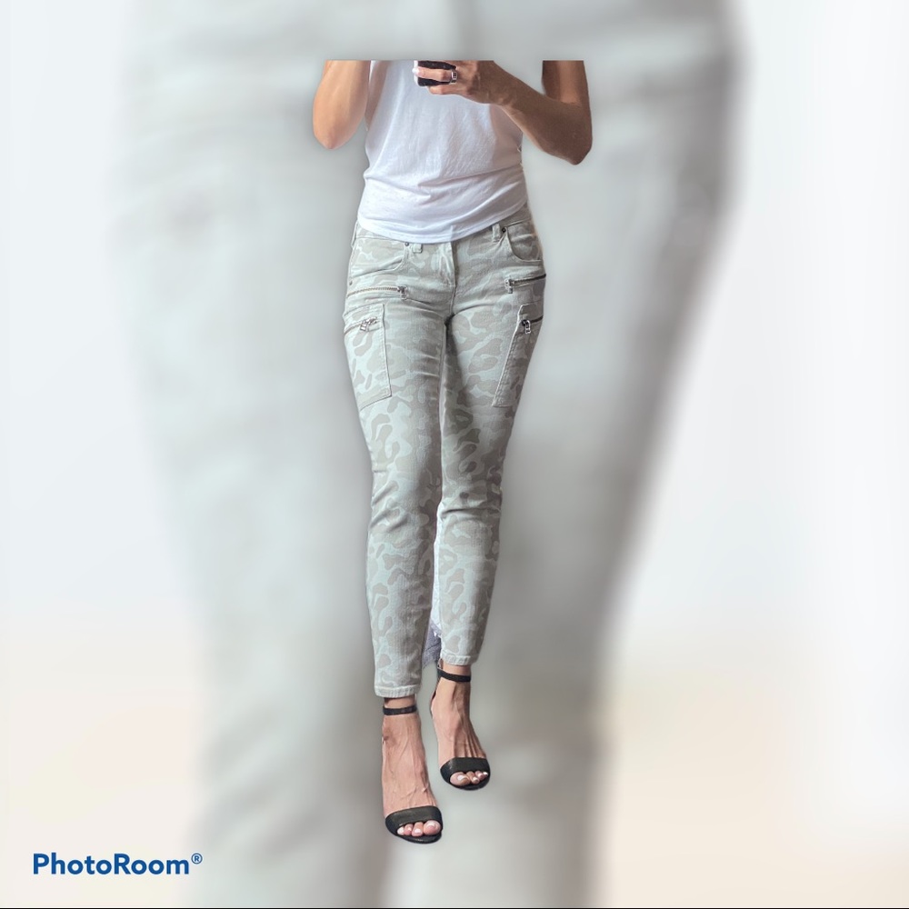 Victoria Secret Cargo Crop Camo Pants